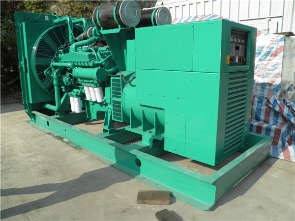 宜昌发电车出租-柴油发电机散热器怎样散热