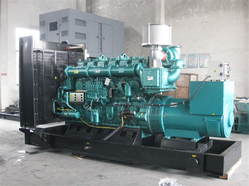 宜昌200KW 柴油发电机的油耗是多少？